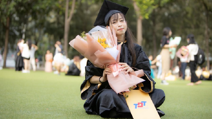 Châu Tuyết Vân rạng ngời trong ngày nhận bằng tốt nghiệp