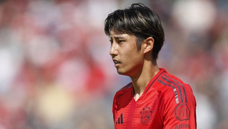 Tân binh Nhật Bản của Bayern Munich đá 2 trận giao hữu đã ngồi xe lăn, nghỉ… 3 tháng