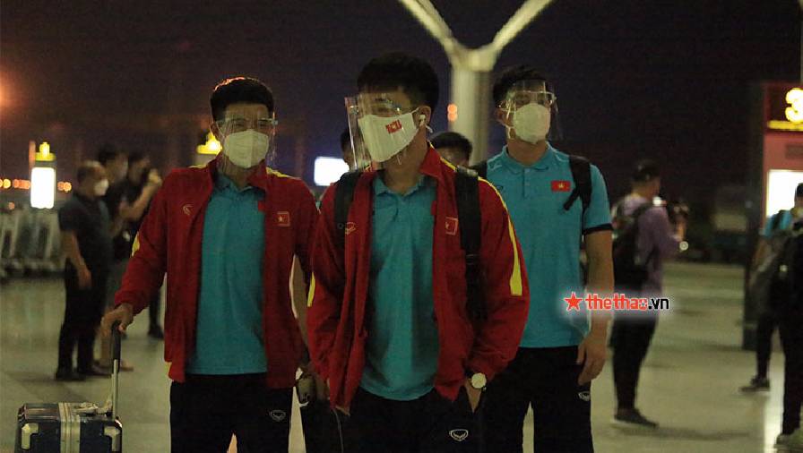 ĐT Việt Nam lên đường sang UAE chuẩn bị cho trận gặp Trung Quốc