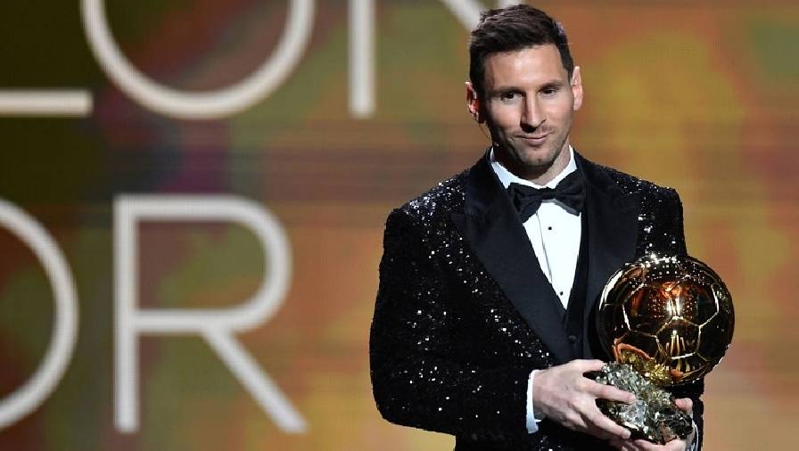 Messi đánh bại Lewandowski, CHÍNH THỨC giành Quả bóng vàng thứ 7 trong sự nghiệp