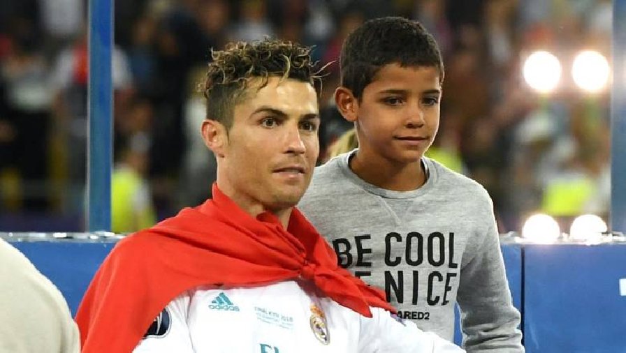 Cậu cả nhà Cristiano Ronaldo: 13 tuổi đã cao 1m7, tương lai giỏi hơn bố
