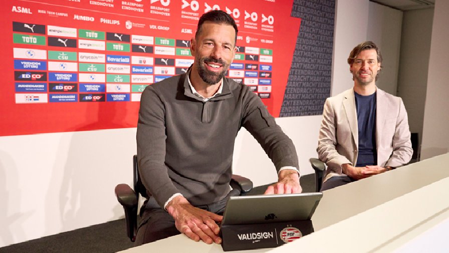 Huyền thoại MU Van Nistelrooy trở lại dẫn dắt đội bóng cũ