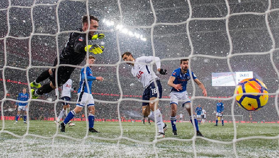 Giờ mùa Đông châu Âu là gì? Cập nhật lịch thi đấu bóng đá Anh mới nhất