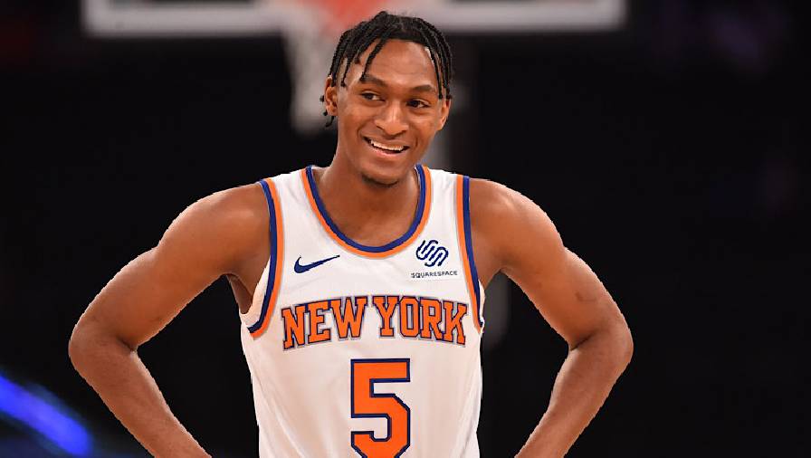 New York Knicks để cầu thủ ra sân với áo đấu sai chính tả