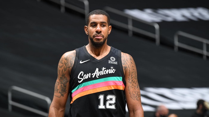 Cảm thấy 3 All-Star lẻ quá, Brooklyn Nets mua nốt LaMarcus Aldridge về cho chẵn - Ảnh 1