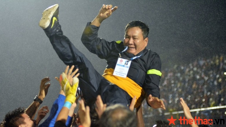 Nhà cầm quân sinh năm 1964 vô địch V.League 2017 cùng Quảng Nam