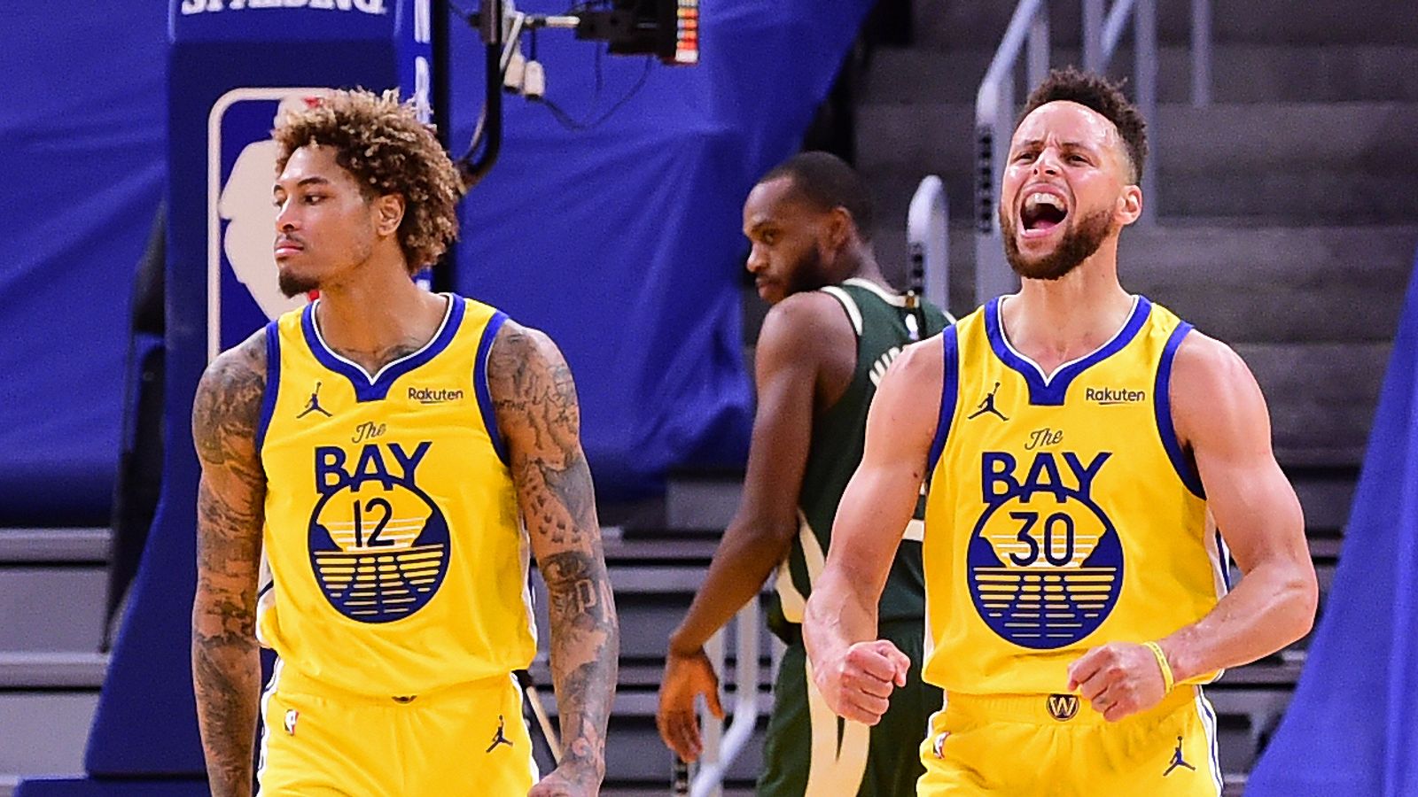 Stephen Curry hoá 'thần', Golden State Warriors quật ngã Milwaukee Bucks không Giannis Antetokounmpo - Ảnh 1