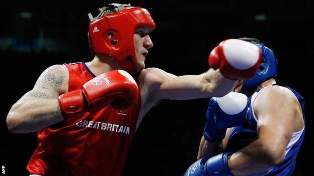 Võ sĩ Boxing Olympic hướng dẫn nên đấm vào đâu - Ảnh 1