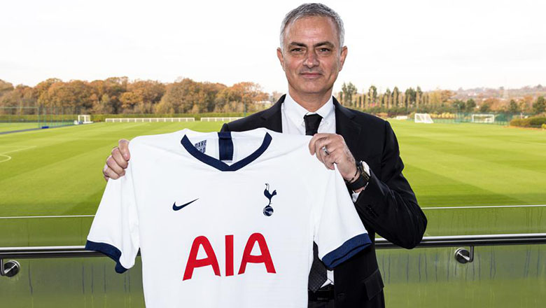 Chia tay Mourinho, Tottenham mất số tiền kỷ lục thế giới - Ảnh 1