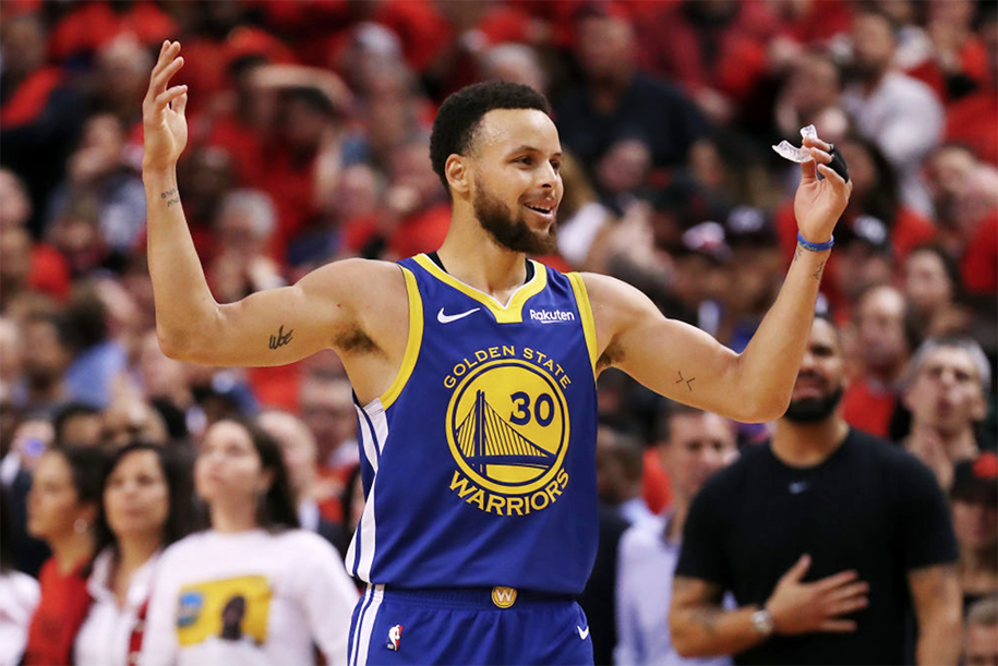 Stephen Curry lại lập kỷ lục - Ảnh 1