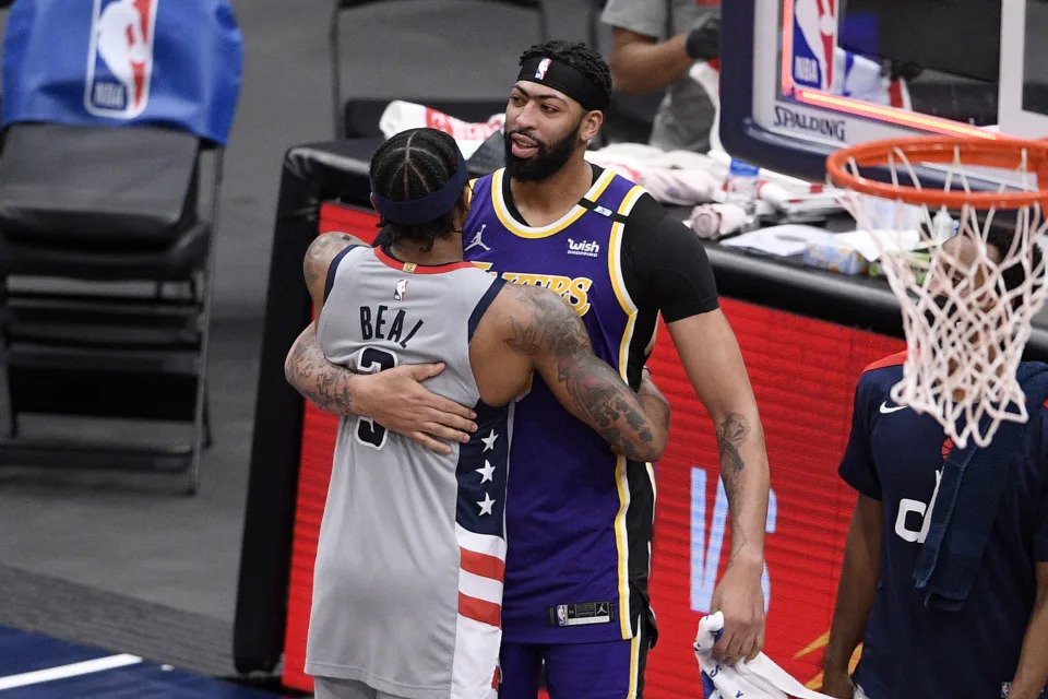Los Angeles Lakers bất lực trước cặp đôi quái vật của Washington Wizards - Ảnh 3