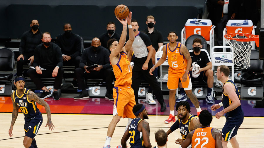 Devin Booker rực sáng, Phoenix Suns dễ dàng truất ngôi vương của Utah Jazz - Ảnh 3