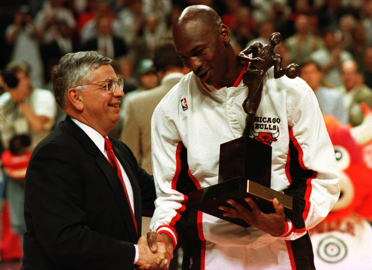 Những cầu thủ già nhất từng giành danh hiệu MVP trong lịch sử NBA (Kỳ 2) - Ảnh 4