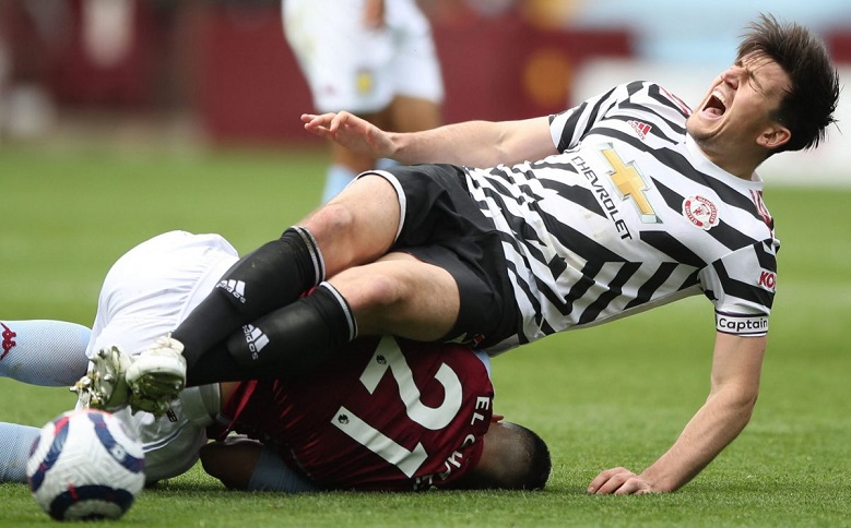 Maguire dính chấn thương dây chằng mắt cá ở trận đấu với Aston Villa