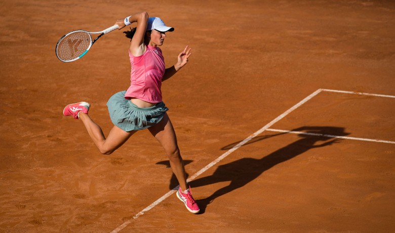 Iga Swiatek hạ Karolina Pliskova nhanh khó tin ở chung kết Rome Masters 2021 - Ảnh 1