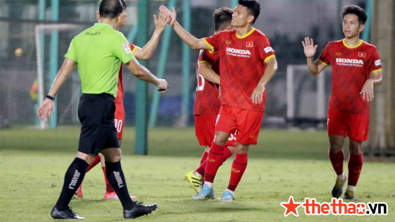 Văn Hậu ra sân, Công Phượng đá phạt thành bàn trong trận đấu giữa ĐT và U22 Việt Nam - Ảnh 5