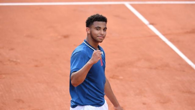 Qua mặt đàn anh, tay vợt 16 tuổi gây sốt ở vòng loại Roland Garros - Ảnh 1