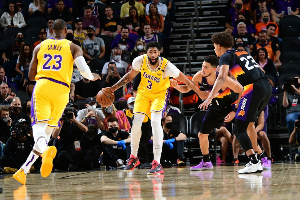Anthony Davis hồi sinh, LA Lakers quật cường hạ gục Phoenix Suns ở Game 2 - Ảnh 3