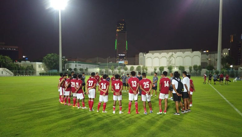 Thua ba bàn trước Afghanistan, ĐT Indonesia triệu tập gấp 1 thủ môn - Ảnh 1
