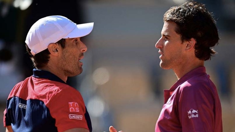 ‘Cầm vàng lại để vàng rơi’, Dominic Thiem thua sốc ngay trận ra quân Roland Garros - Ảnh 1