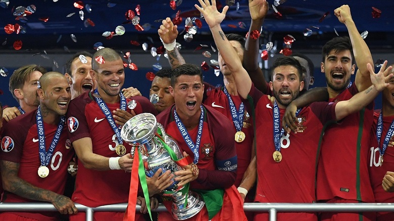 2 'nhà vô địch kép' Ronaldo và Pepe đăng quang ở EURO 2016 sau khi cùng Real Madrid lên ngôi ở Champions League