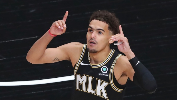 Trae Young lại đưa Atlanta Hawks đến chiến thắng - Ảnh 1