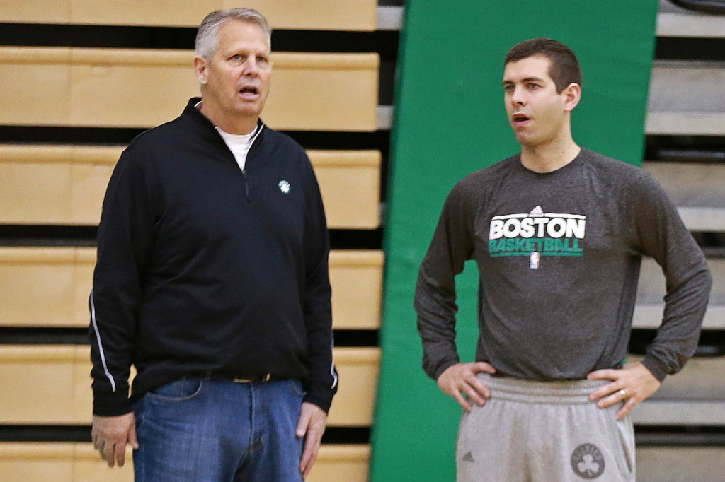 Boston Celtis bị loại, sếp lớn Danny Ainge dứt áo ra đi - Ảnh 1