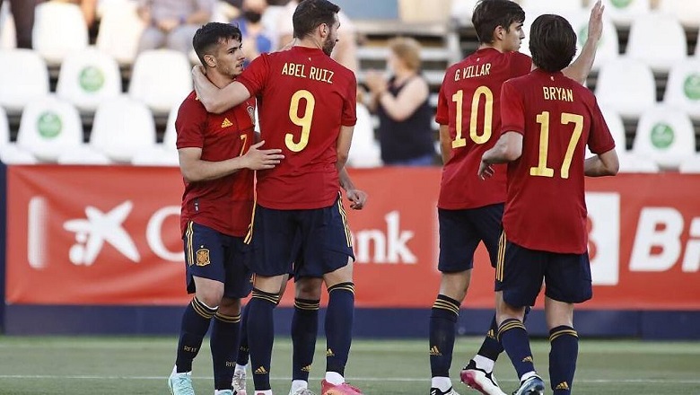 Sợ ‘vỡ trận’ vì Covid-19, Tây Ban Nha triệu tập thêm 11 cầu thủ dự phòng - Ảnh 3