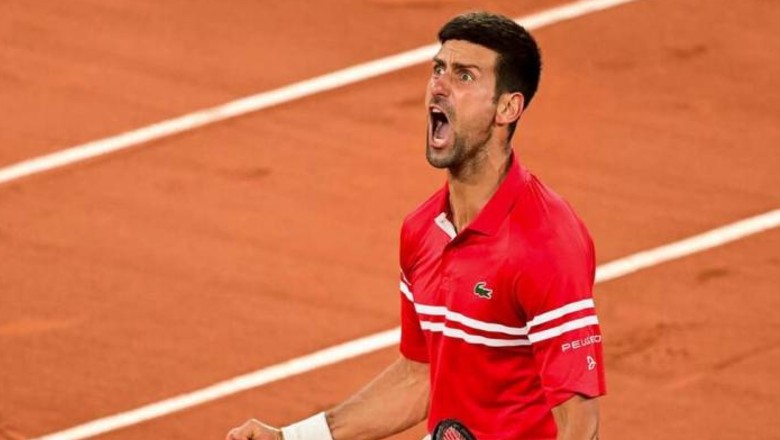 Djokovic trợn mắt, hú hét, đá biển quảng cáo vì lỡ match-point - Ảnh 1