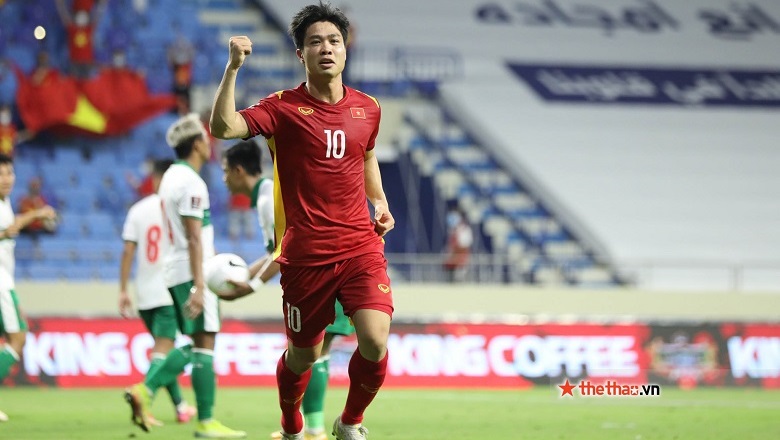 Đội hình ra sân Việt Nam vs Malaysia: Văn Hậu, Công Phượng đá chính - Ảnh 1