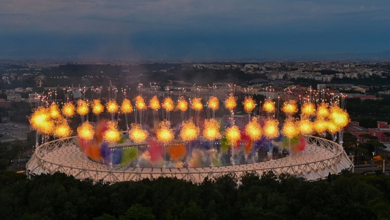 Chùm ảnh Lễ khai mạc EURO 2021: Bữa tiệc của màu sắc và công nghệ - Ảnh 1