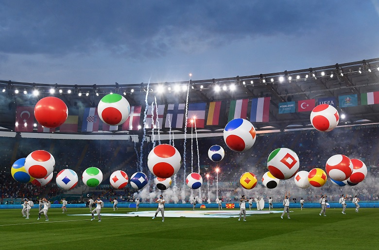 Chùm ảnh Lễ khai mạc EURO 2021: Bữa tiệc của màu sắc và công nghệ - Ảnh 4