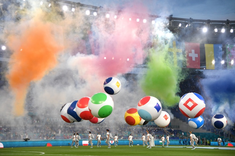 Chùm ảnh Lễ khai mạc EURO 2021: Bữa tiệc của màu sắc và công nghệ - Ảnh 6