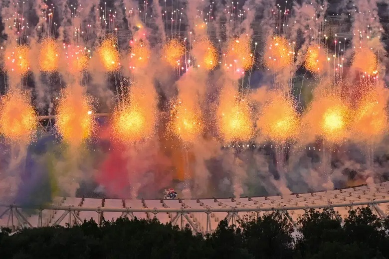 Chùm ảnh Lễ khai mạc EURO 2021: Bữa tiệc của màu sắc và công nghệ - Ảnh 9