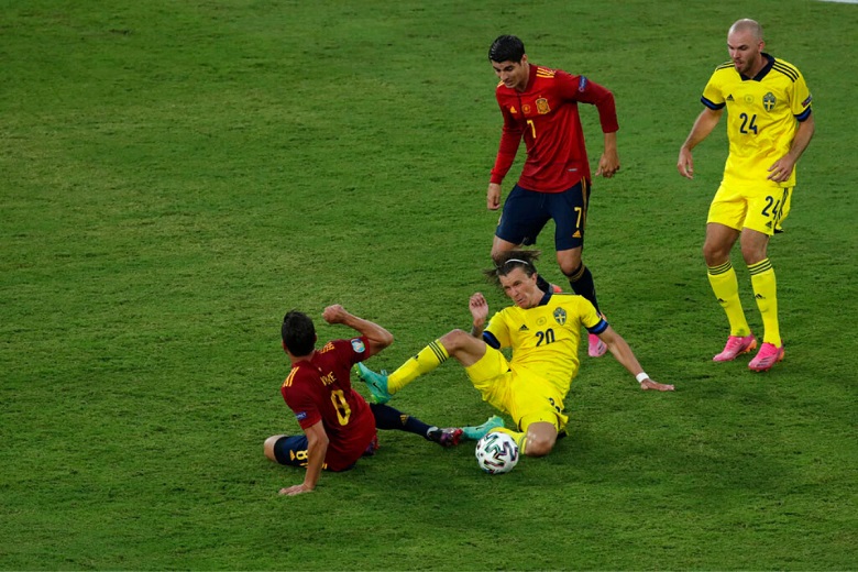 Bất lực trước khung thành Thụy Điển, Tây Ban Nha vẫn lập kỷ lục EURO - Ảnh 1