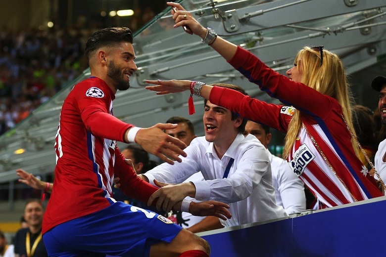 Cô vợ hoa hậu 'tiếp lửa' cho Yannick Carrasco tại EURO 2021 - Ảnh 2