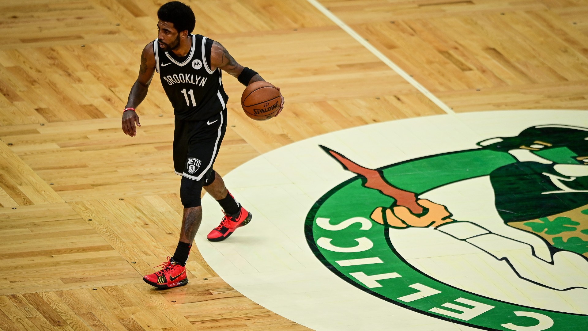 Kyrie Irving quyết tâm bình phục để cứu Brooklyn Nets ở game 7 - Ảnh 1