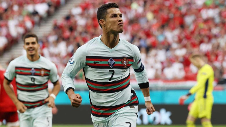 HLV Joachim Loew: 'Ronaldo có thể làm nhiều thứ tốt hơn là di chuyển mấy chai Coca' - Ảnh 1