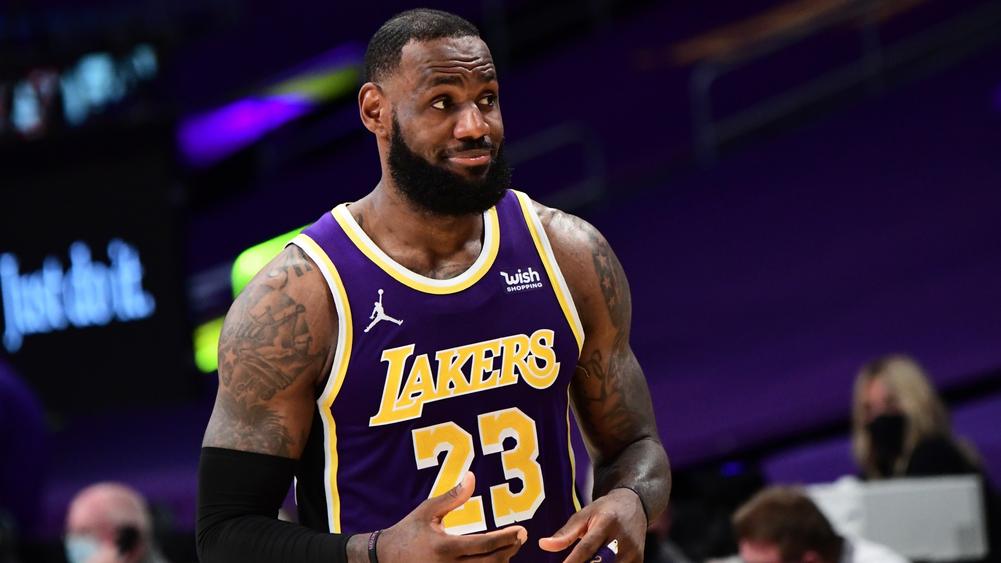 NBA đáp trả chỉ trích của LeBron James: 