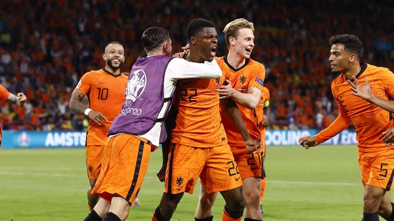 9 đội tuyển từng toàn thắng tại vòng bảng EURO: Hà Lan, Bỉ, Italia thị uy - Ảnh 9