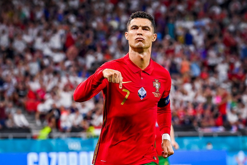 Ronaldo thiết lập kỷ lục vô tiền khoáng hậu tại World Cup và EURO - Ảnh 1