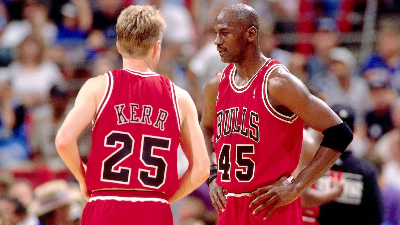 Steve Kerr: 'Kevin Durant là cầu thủ tài năng hơn cả Michael Jordan' - Ảnh 1