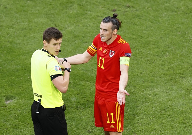 Bale nổi cáu khi bị hỏi chuyện từ giã đội tuyển xứ Wales - Ảnh 3