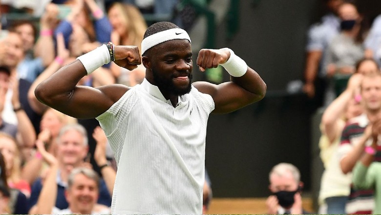 Wimbledon đón cú sốc đầu tiên: Tsitsipas thua trắng 3 set trận ra quân - Ảnh 2
