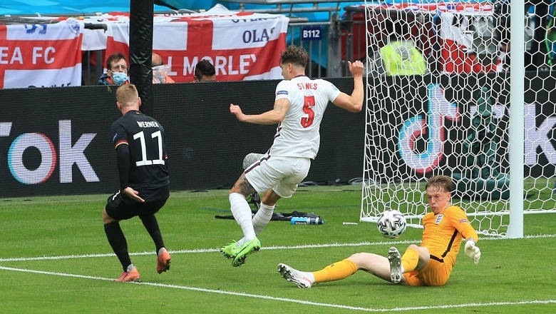Thủ môn số 1 ĐT Anh mang áo ‘bại tướng’ Neuer về đóng khung - Ảnh 3