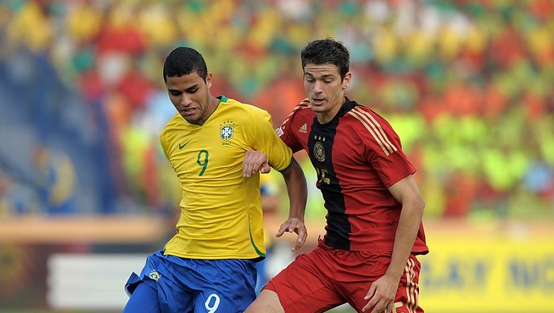 Trung Quốc vắng chân sút nhập tịch từng đá cho U20 Brazil ở trận gặp Việt Nam - Ảnh 1
