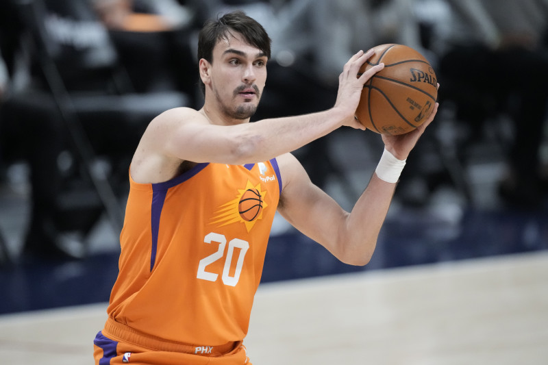 Sao Phoenix Suns sớm chia tay với NBA Finals 2021 - Ảnh 1