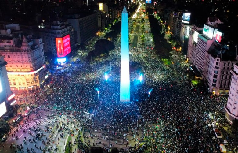 5 vạn người đổ ra đường ăn mừng Argentina vô địch, thủ đô Buenos Aires ‘rung chuyển’ - Ảnh 1