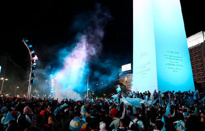 5 vạn người đổ ra đường ăn mừng Argentina vô địch, thủ đô Buenos Aires ‘rung chuyển’ - Ảnh 4