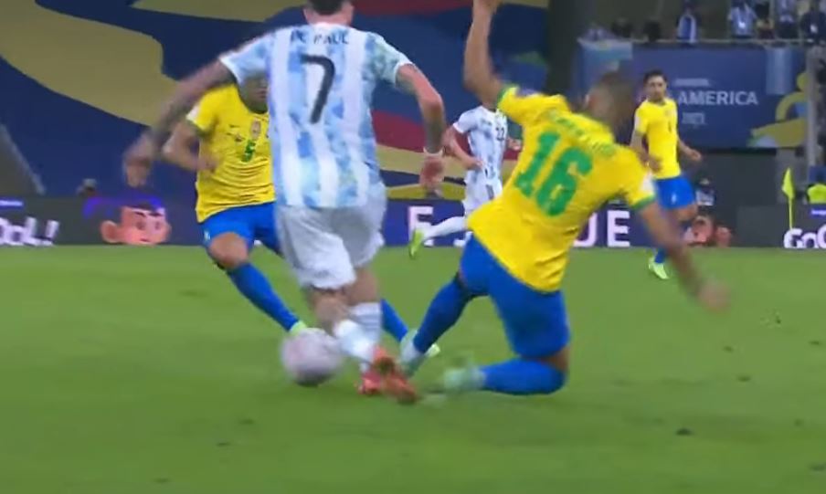 Chung kết Copa America hóa sàn đấu võ của Brazil và Argentina: 41 lần phạm lỗi, 9 thẻ vàng - Ảnh 5